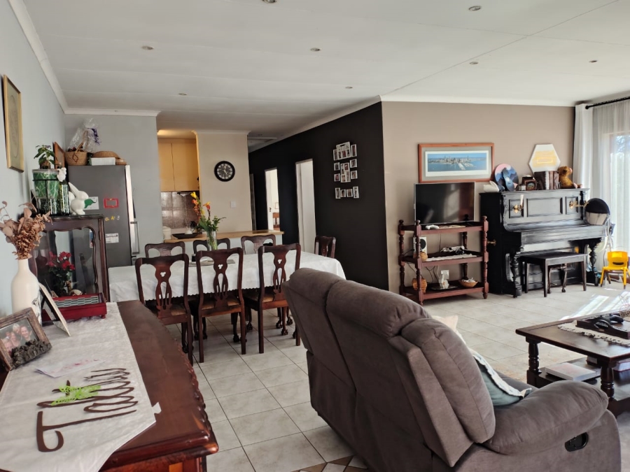 2 Bedroom Property for Sale in Kabega Park Eastern Cape